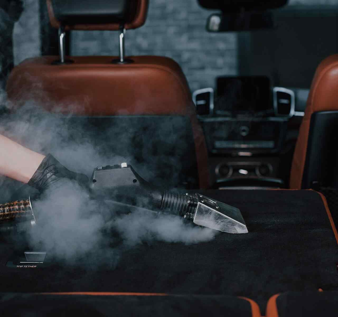 https://bombshellbarbers.com/wp-content/uploads/2021/11/post_03-1280x1200.jpg